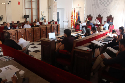 Imatge d'un plenari municipal celebrat a l'Ajuntament de Tarragona.