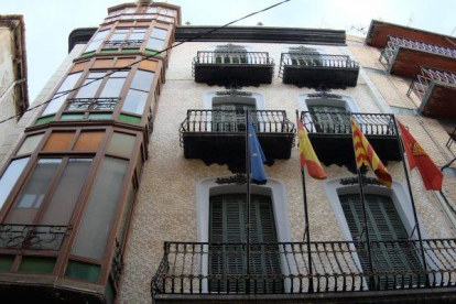 Fachada del Palau Climent de Tortosa, donde se encuentra la sede de la Diputació de Tarragona.