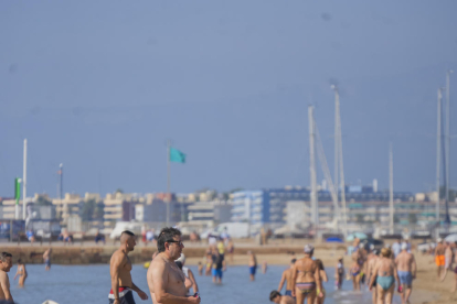 La playa de Llevant de Salou, ayer por la mañana.