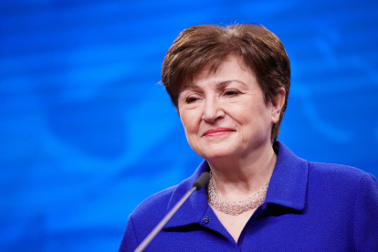 La presidenta del Fons Monetari Internacional (FMI), Kristalina Georgieva, en una roda de premsa posterior a la celebració de l'Eurogrup a Brussel·les.