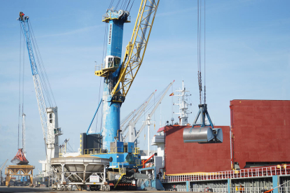 El tràfic marítim del Port de Tarragona se situa en els 2,56 milions de tones.