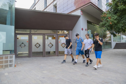 Exterior del Centre Cívic del Carme, on es faran les reunions.