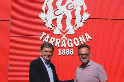 Imatge d'Ernest Canete amb el president del Nàstic de Tarragona, Josep Maria Andreu.