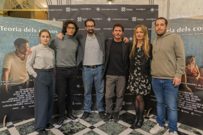 El director, Joan Ramon Armadàs, i els protagonistes van estar presents a l'acte al Teatre Fortuny.