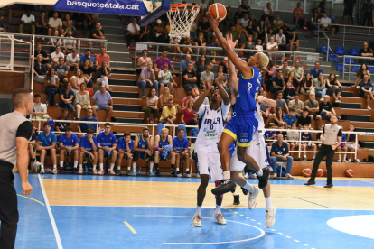 El CBT cau al Serrallo contra l'Hospitalet (49-62)