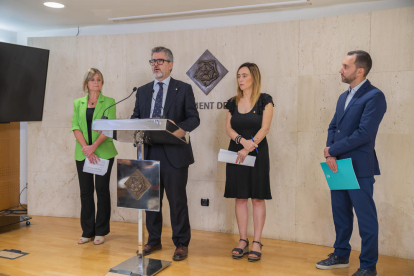 El regidor Manel Muñoz, durant la compareixença de presentació de les ordenances fiscals.