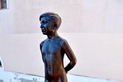 Imatge de l'obra «Nu de nen» de Josep Cañas de Banyeres del Penedès