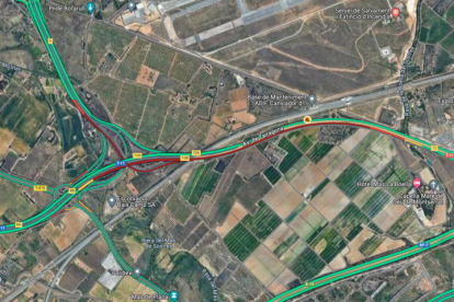 Las retenciones afectan a un tramo de casi 4 kilómetros entre Reus y Tarragona.