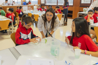 Els alumnes de sisè de primària de l'Escola Pau Delclòs van participar ahir en els tallers.