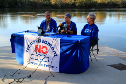 Joan Antoni Panisello, Susanna Abella y Matilde Font, de la PDE.