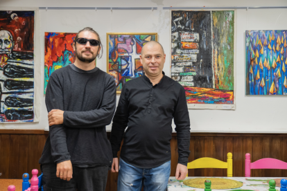 Oleksandr Prirva i Sergeí Voínovskí, en la inauguració de l'exposició aquest dimecres a Tarragona.