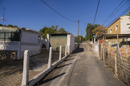 La pavimentació dels camins és una de les principals demandes dels veïns.