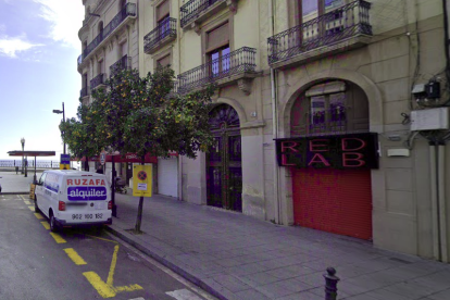 Imatge del bar on volia entrar l'home detingut.