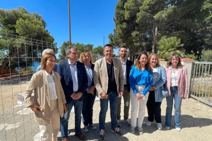Els candidats i diputats del PSC aquest dimecres a Mont-roig del Camp, on han exposat les propostes sobre empresa i fons europeus.