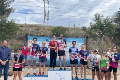 Tots els participants que han pujat al podi en les categories femenina i masculina.