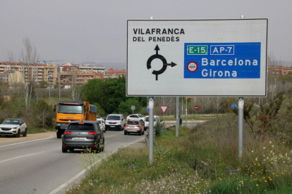 Enllaç de la C-15 amb l'AP-7 a l'accés Centre de Vilafranca del Penedès.