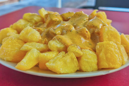 Imagen de las patatas bravas del bar Paraíso de Bonavista.