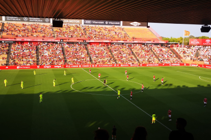 Comença el partit entre Nàstic i Ceuta.