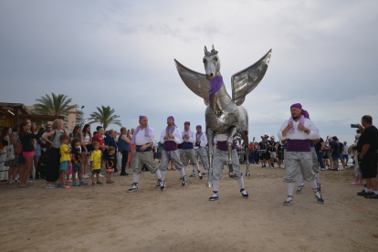El Cavall Alat ballant la Saeta aquest dissabte a la Pineda.