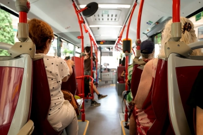 Interior d'un autobús de l'EMT.