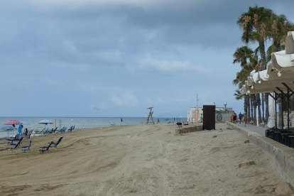 La platja del Cap Sant Pere després de les actuacions de reposició de sorra.