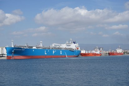 Un dels vaixells que ha fet parada al Port de Tarragona.