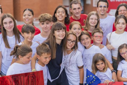 Imatge de l'acte de rebuda a la tricampiona Carla Plana.