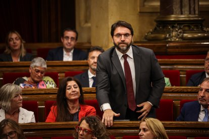 Ferran Pedret durant la votació per investir Illa com a nou president de la Generalitat