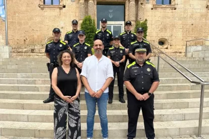 Fotografia dels nous agents de policia.