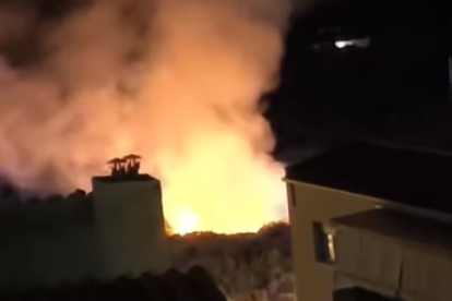 Imatge del vídeo que mostra l'incendi al descampat de Constantí