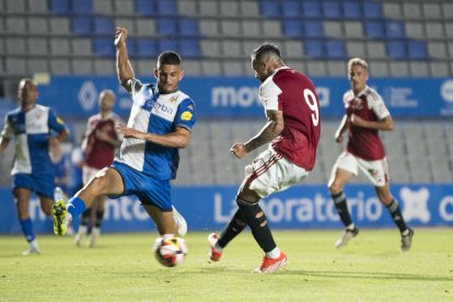 Antoñín Cortés durant la seva estrena com a jugador grana.