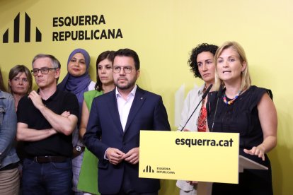 Els negociadors d'ERC en una roda de premsa per anunciar un preacord amb el PSC per a la investidura de Salvador Illa