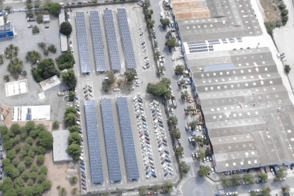 Imatge de la instal·lació solar fotovoltaica del dipòsit de vehicles de Reus.