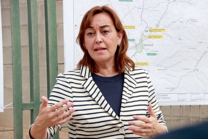 La consellera de Territori i portaveu del Govern, Sílvia Paneque, a l'inici d'obres de connexió del CAT de Sarral.