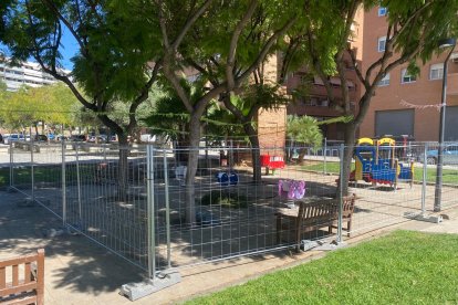 Se substituiran les molles del parc de la plaça Domènech Batet i Mestres i Mestres per unes aptes per a nens amb capacitats diverses