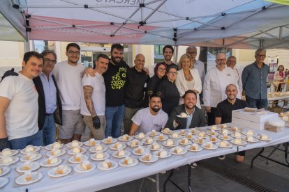 Repartiment del pastís del Braç de Santa Tecla.