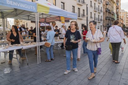 Repartiment del pastís del Braç de Santa Tecla.