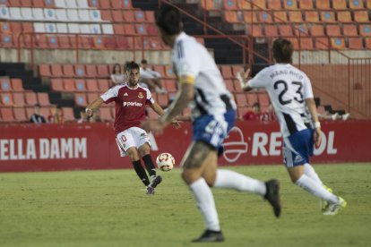 L’extrem del Nàstic Jaume Jardí durant el partit contra el Tarazona al Nou Estadi.