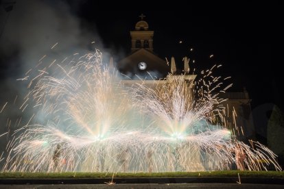 Baixada del Ball de Diables de Reus.