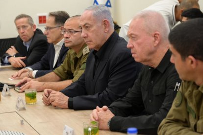 El primer ministre israelià, Benjamin Netanyahu, i el ministre de Defensa, Yoav Gallant, en la gestió dels atacs al sud del Líban.