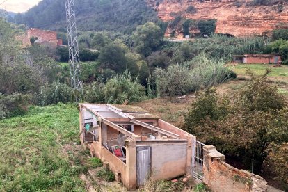 Teulada arrencada en una finca de Port d'Armentera pel tornado del 4 de novembre.