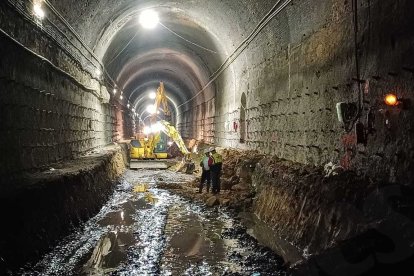 Obres al túnel de Roda de Berà.