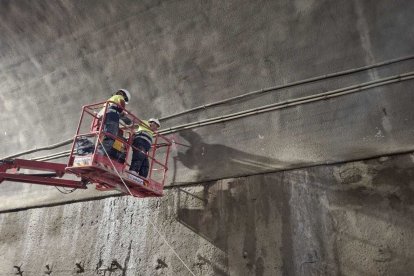 Obres al túnel de Roda de Berà.