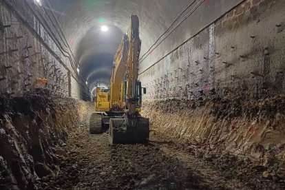 Obres al túnel de Roda de Berà.