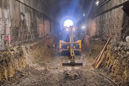 Obres al túnel de Roda de Berà.