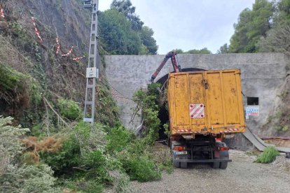 Obres al túnel de Roda de Berà.