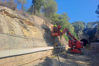 Obres al túnel de Roda de Berà.