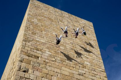 Espectacle de dansa vertical al Pretori.