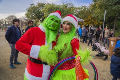 El Pare Noel, Mickey i Minnie Mouse i Campi van fer acte de presència al Parc de Nadal de l’AV.