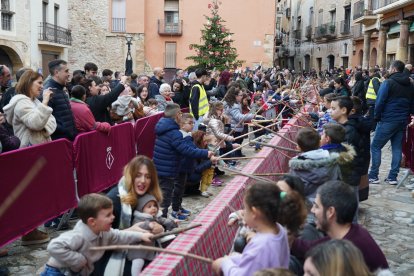 Imatge del tió «més llarg del món» d'Alcover.